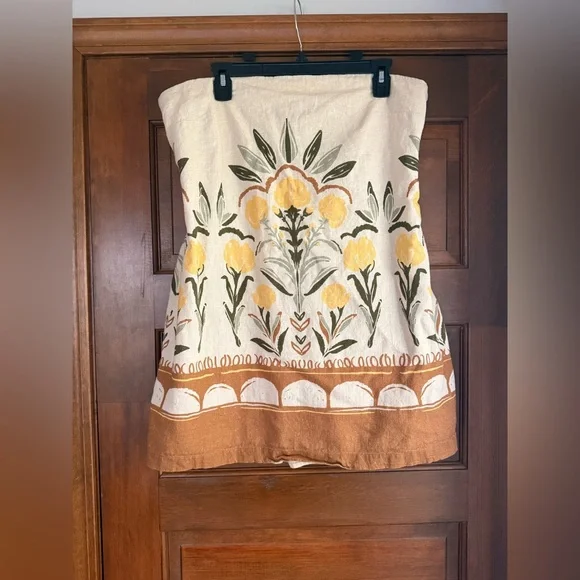 The A&F Scarlett Strapless Linen-Blend Skort - Picture 4 of 9